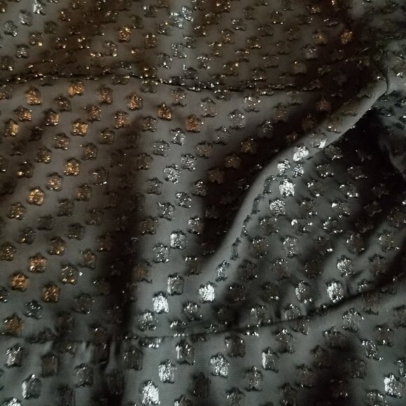 Isaac Mizrahi sparkly blouse, size 8 - Picture 13 of 13